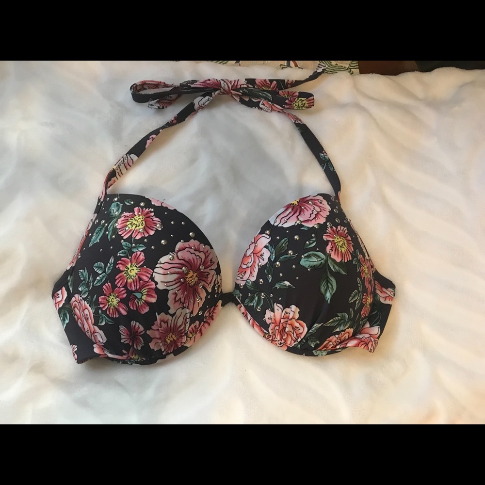 NWT Target’s Shade & Shore Bikini Top 👙